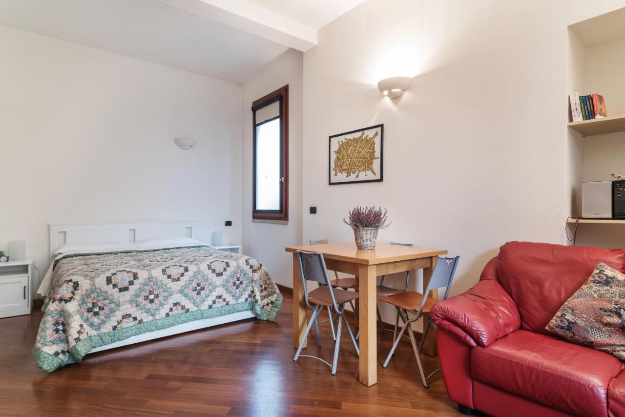 Bologna Central Studio Bagian luar foto