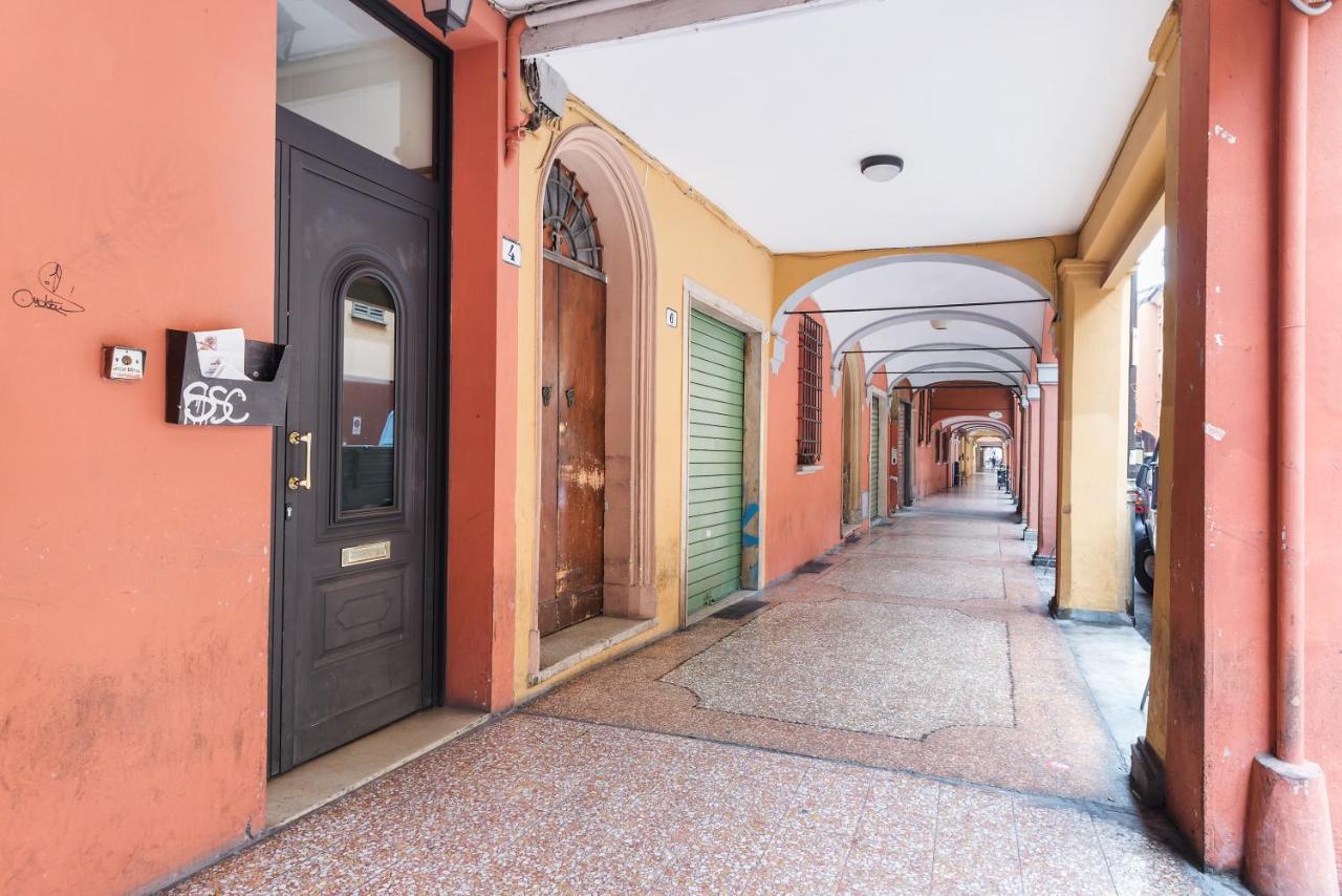 Bologna Central Studio Bagian luar foto