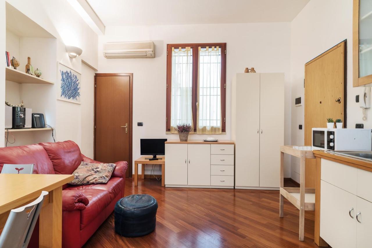 Bologna Central Studio Bagian luar foto