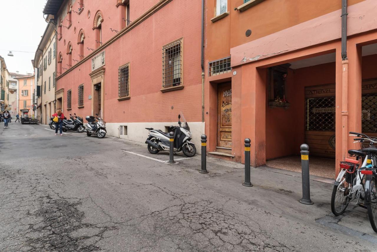 Bologna Central Studio Bagian luar foto